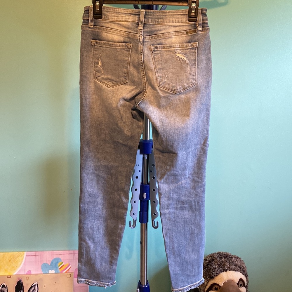 NWOT Kancan Size 7 Distressed Skinny Jean - Picture 8 of 8